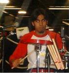 /Photos/2003WinterNAMM/score/Art Ruiz.jpg